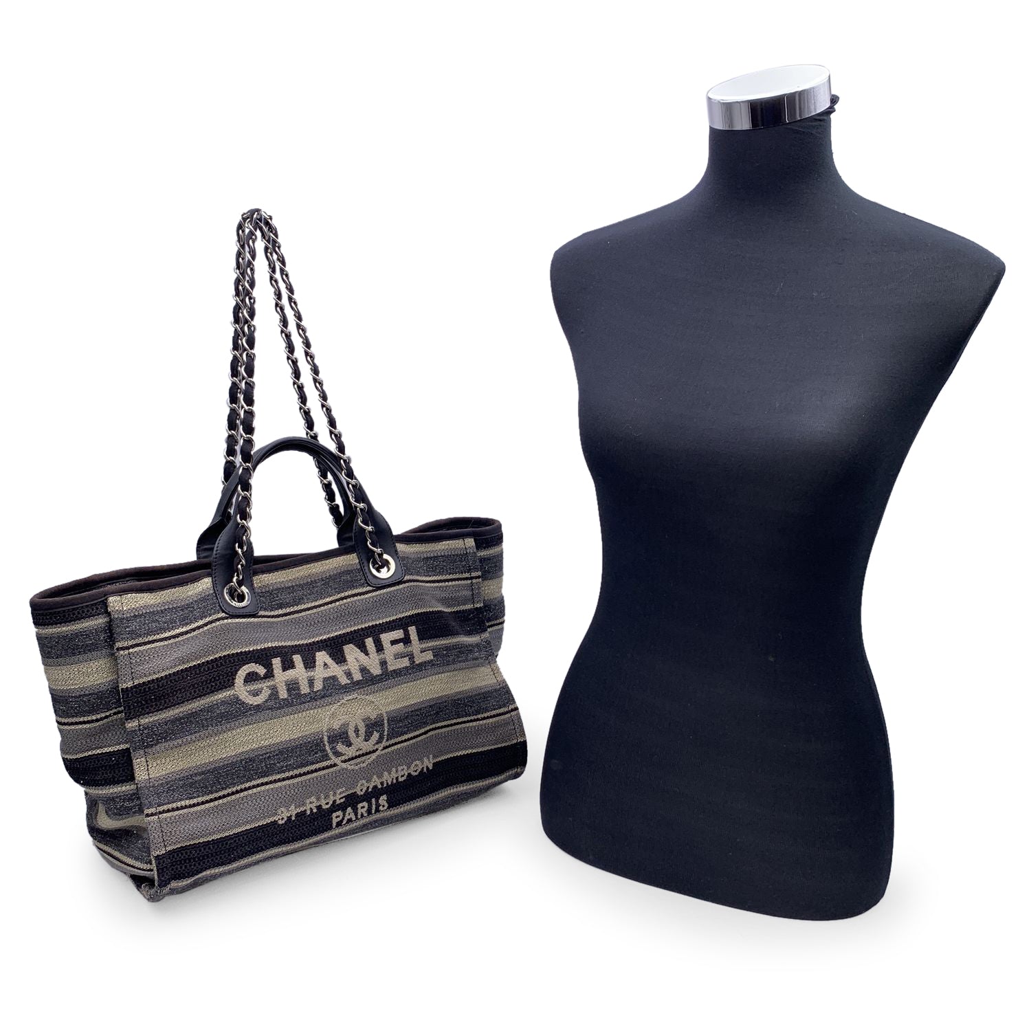 CHANEL Totes Deauville