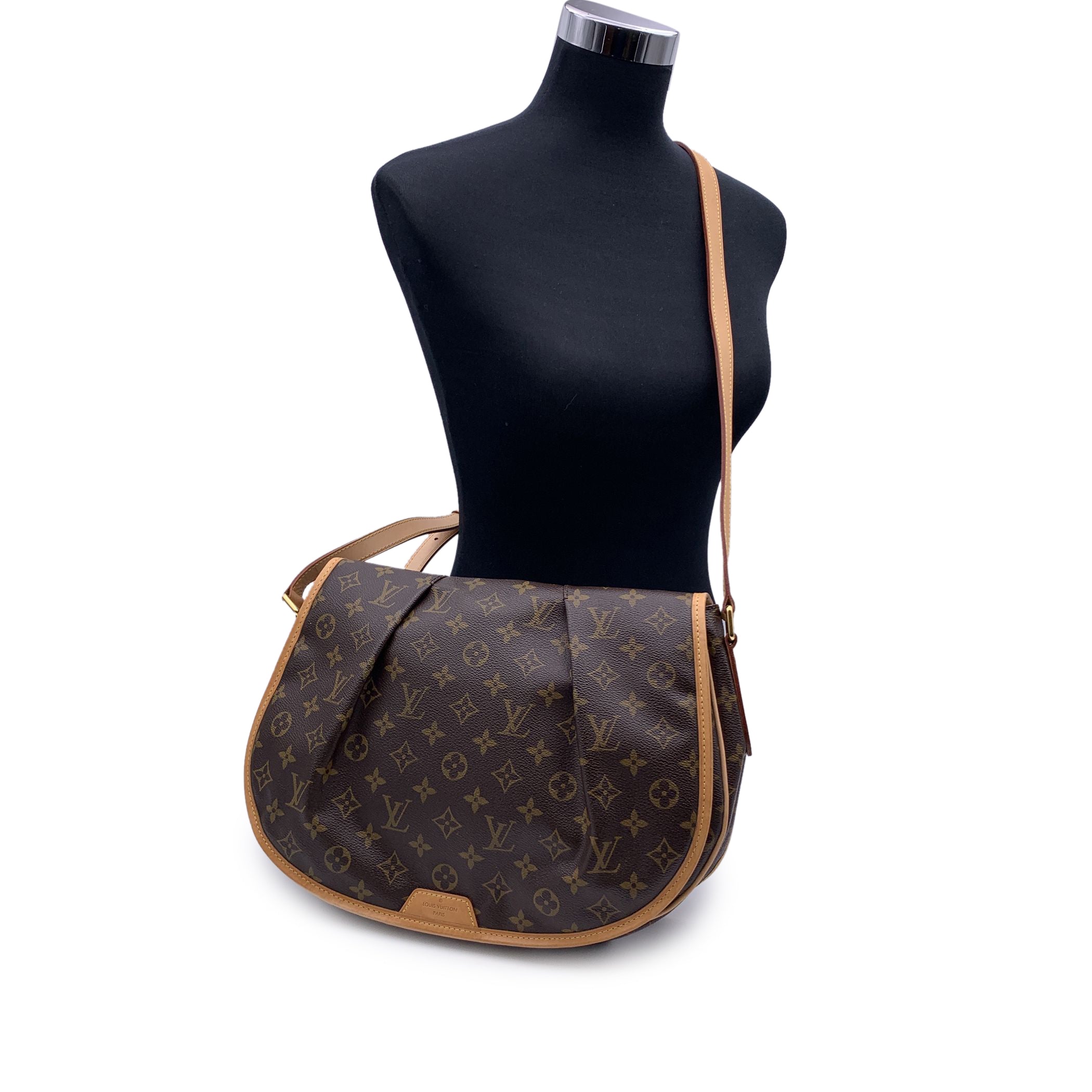 LOUIS VUITTON Crossbody Bags Menilmontant