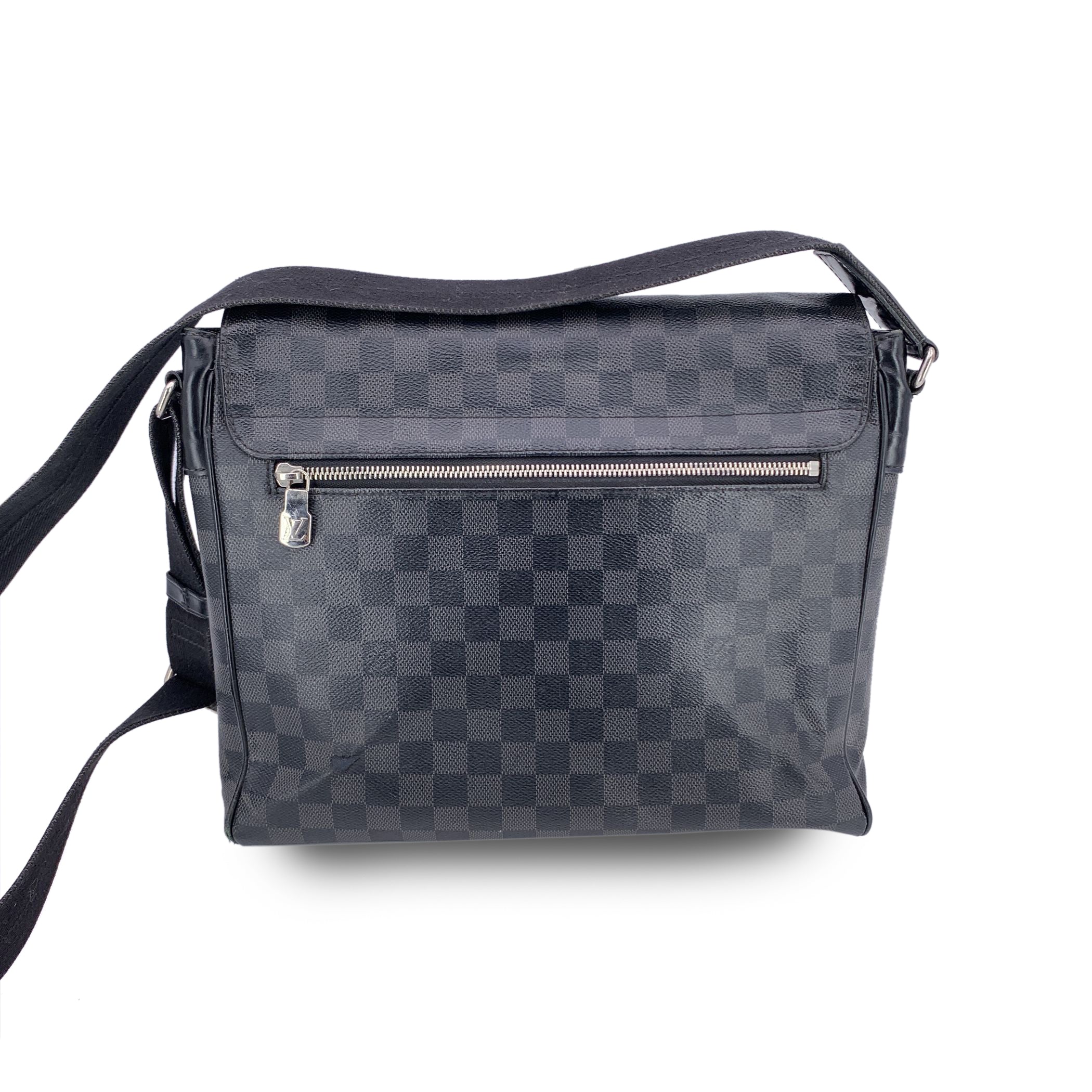 LOUIS VUITTON Crossbody Bags District