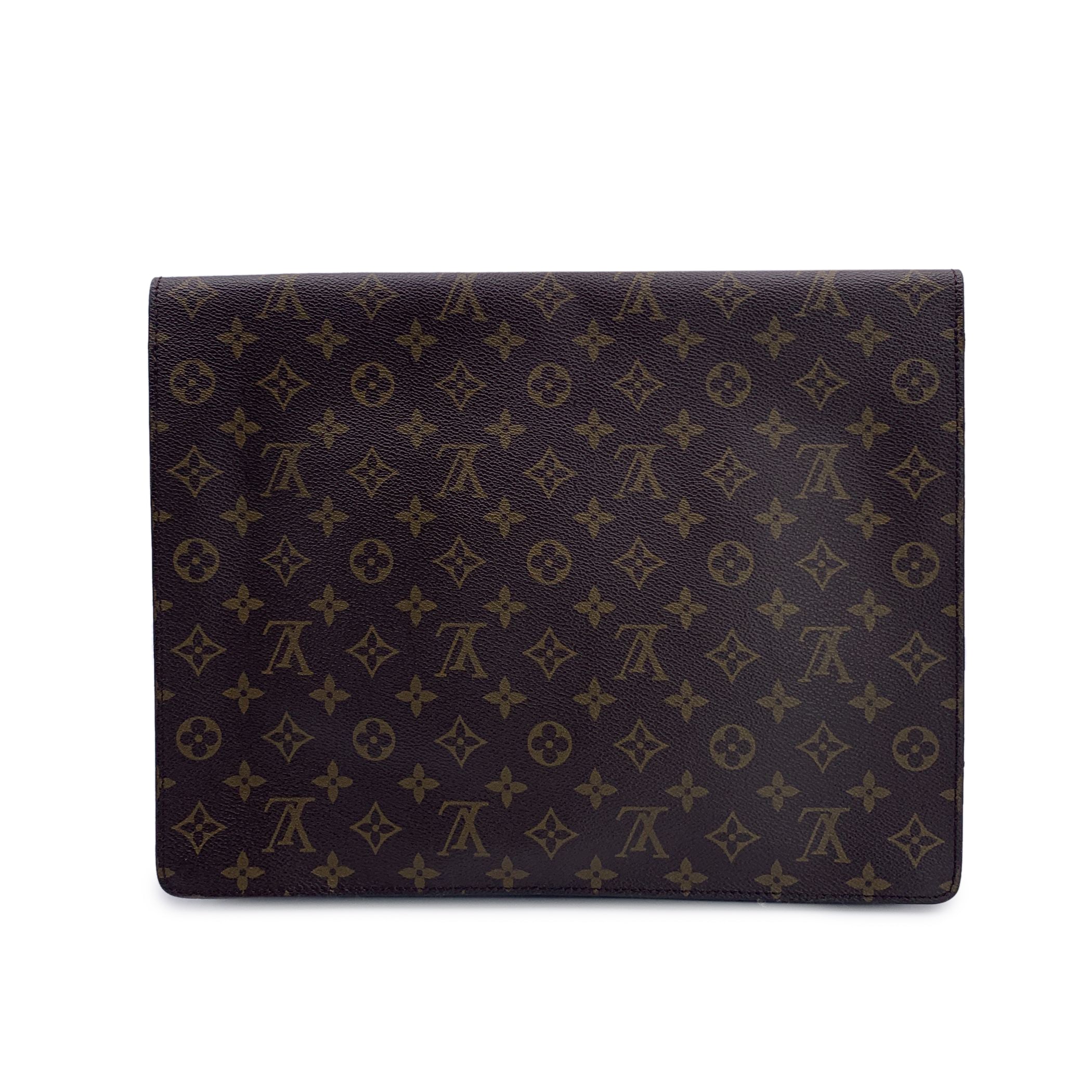 LOUIS VUITTON Clutches Senateur