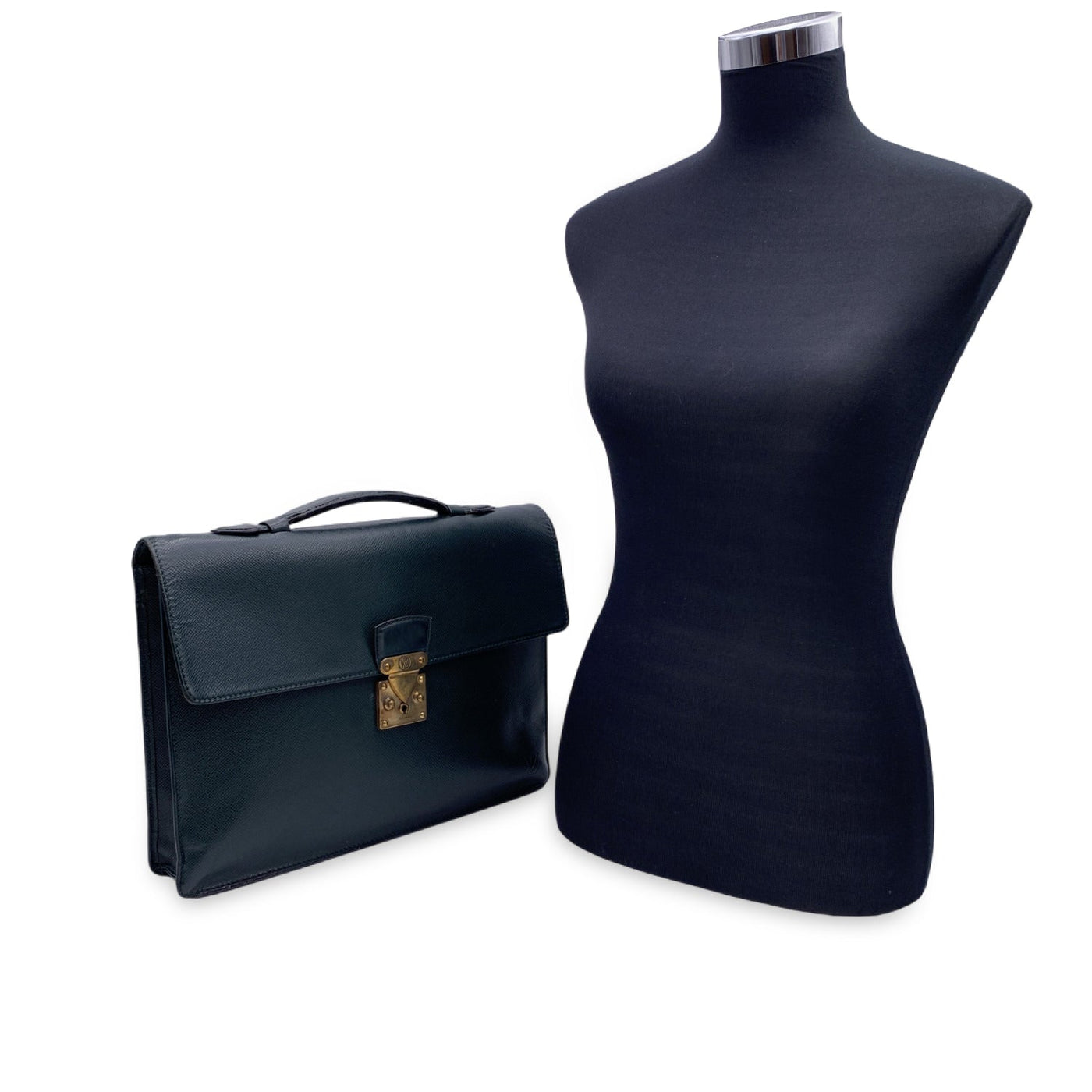 Louis Vuitton Black Taiga Leather Robusto 1 Compartment Briefcase