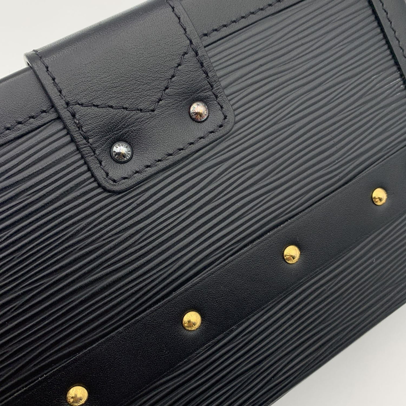 Rare LOUIS VUITTON Epi Petite Malle Shoulder Bag Leather Noir
