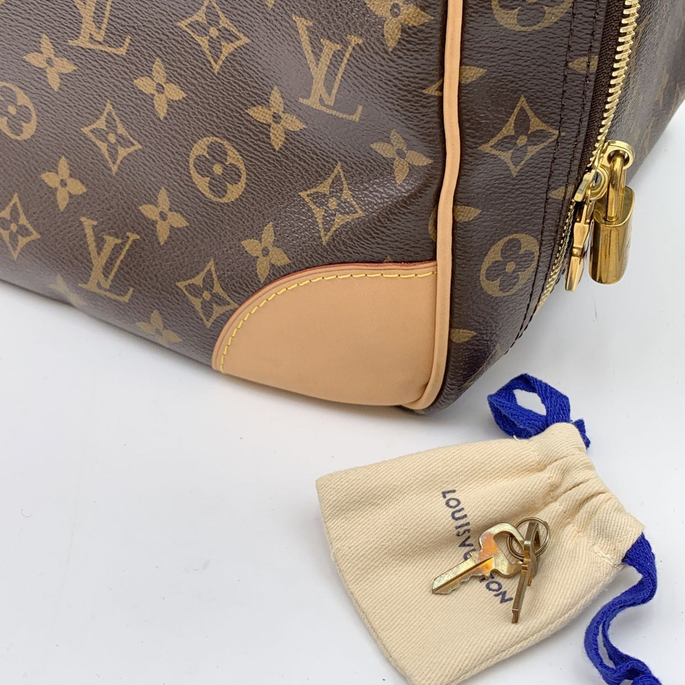 LIMITED EDITION Louis Vuitton Monogram Sirius 70