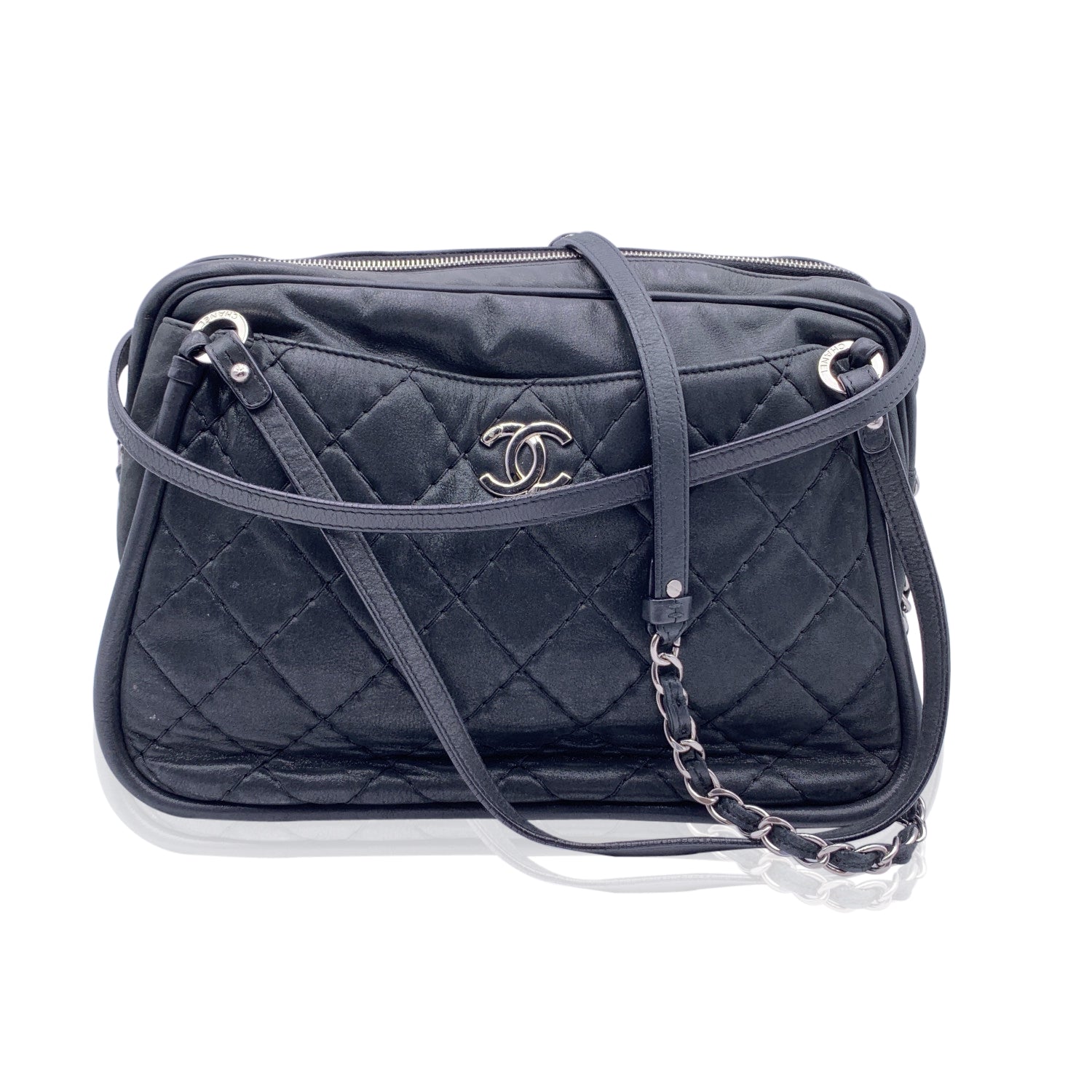 CHANEL Shoulder Bags