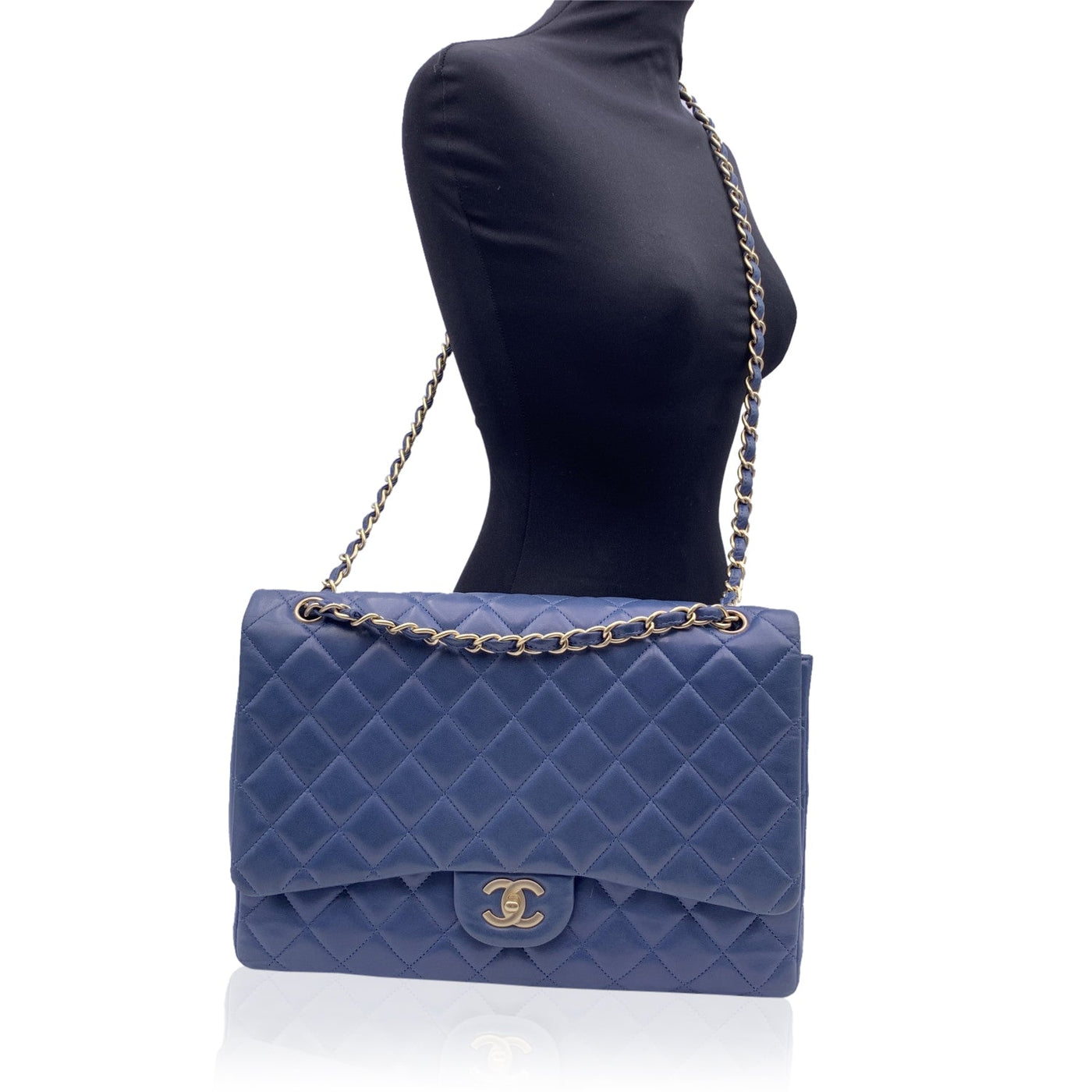 Chanel Classic Vintage Medium Quilted Leather Flap Shoulder Bag - Midnight Blue/Black