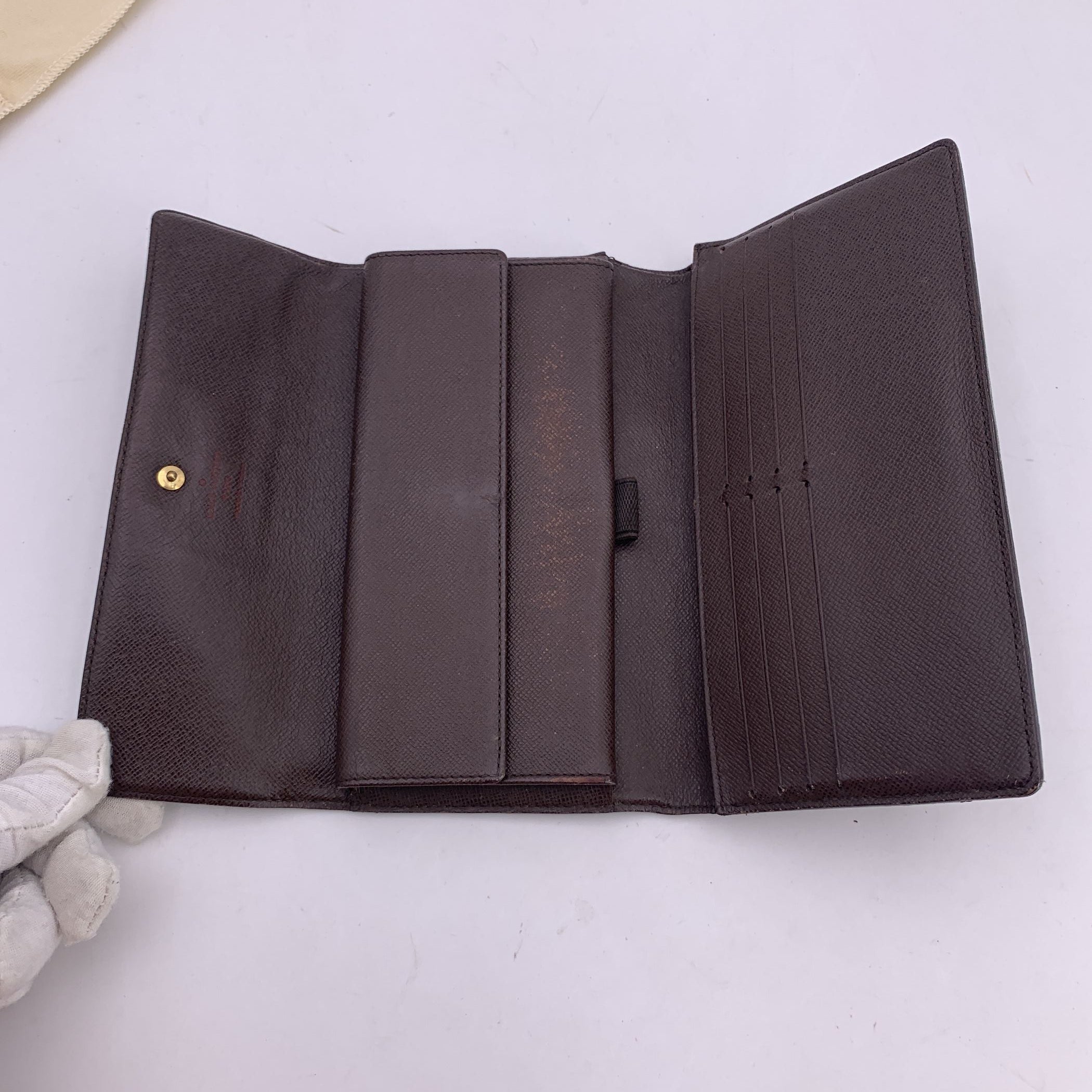 LOUIS VUITTON Wallets International