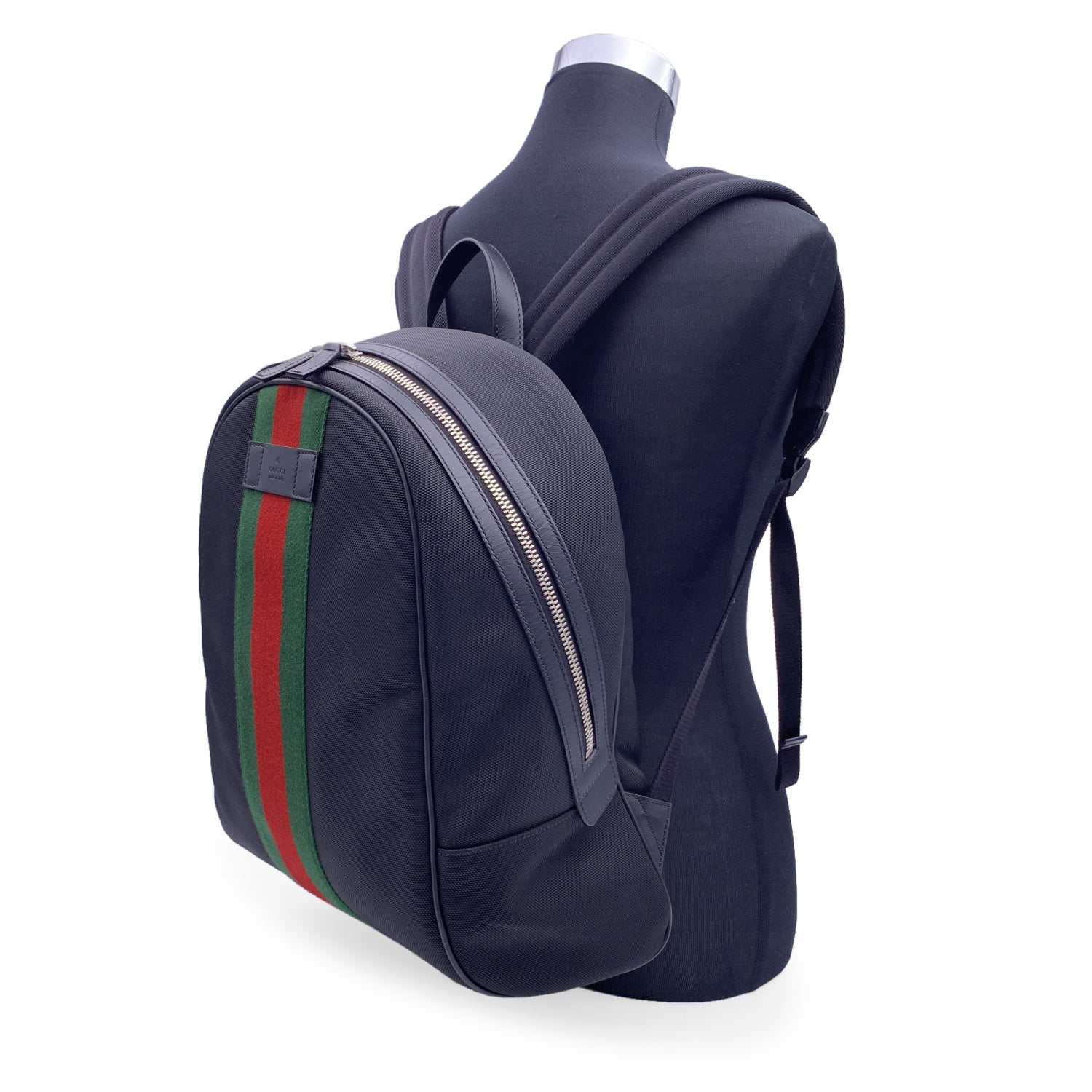 Gucci backpack black with 2024 green and red straps