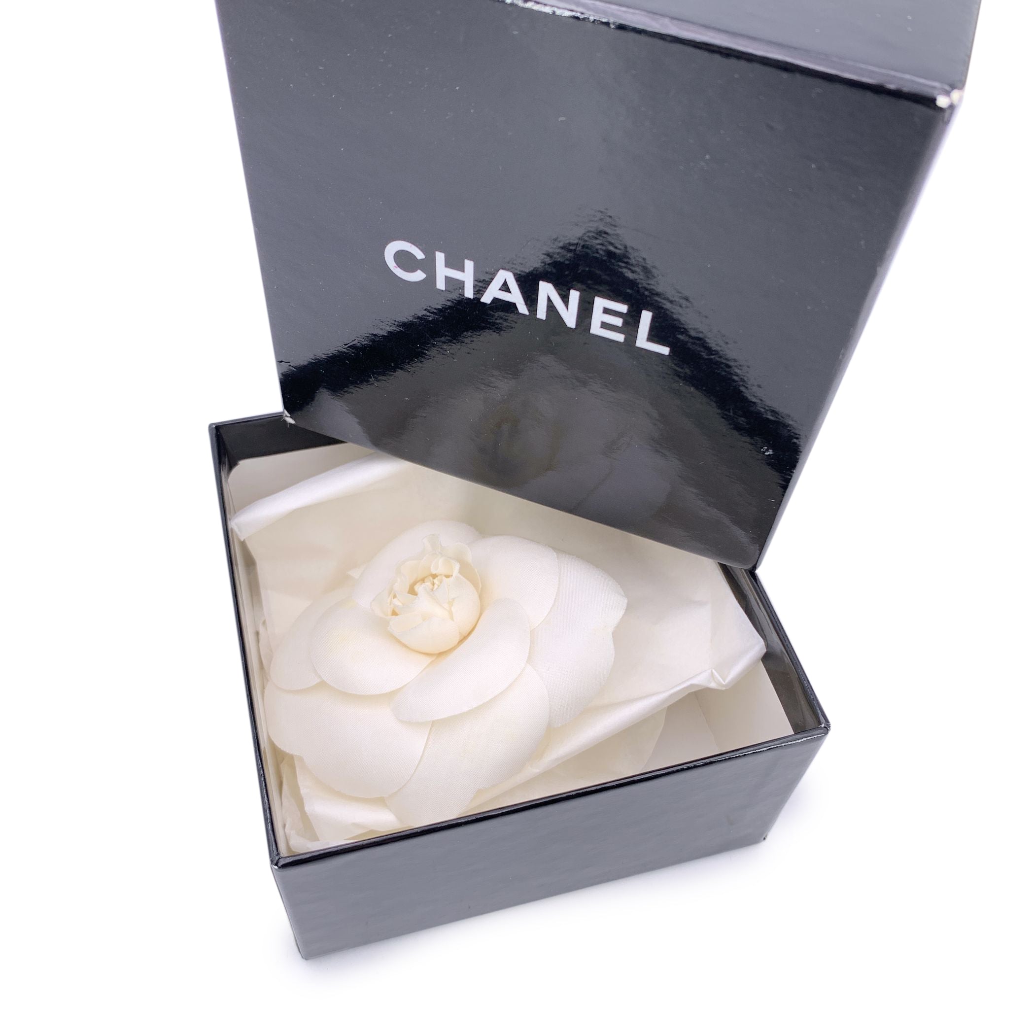 CHANEL Brooches Camelia