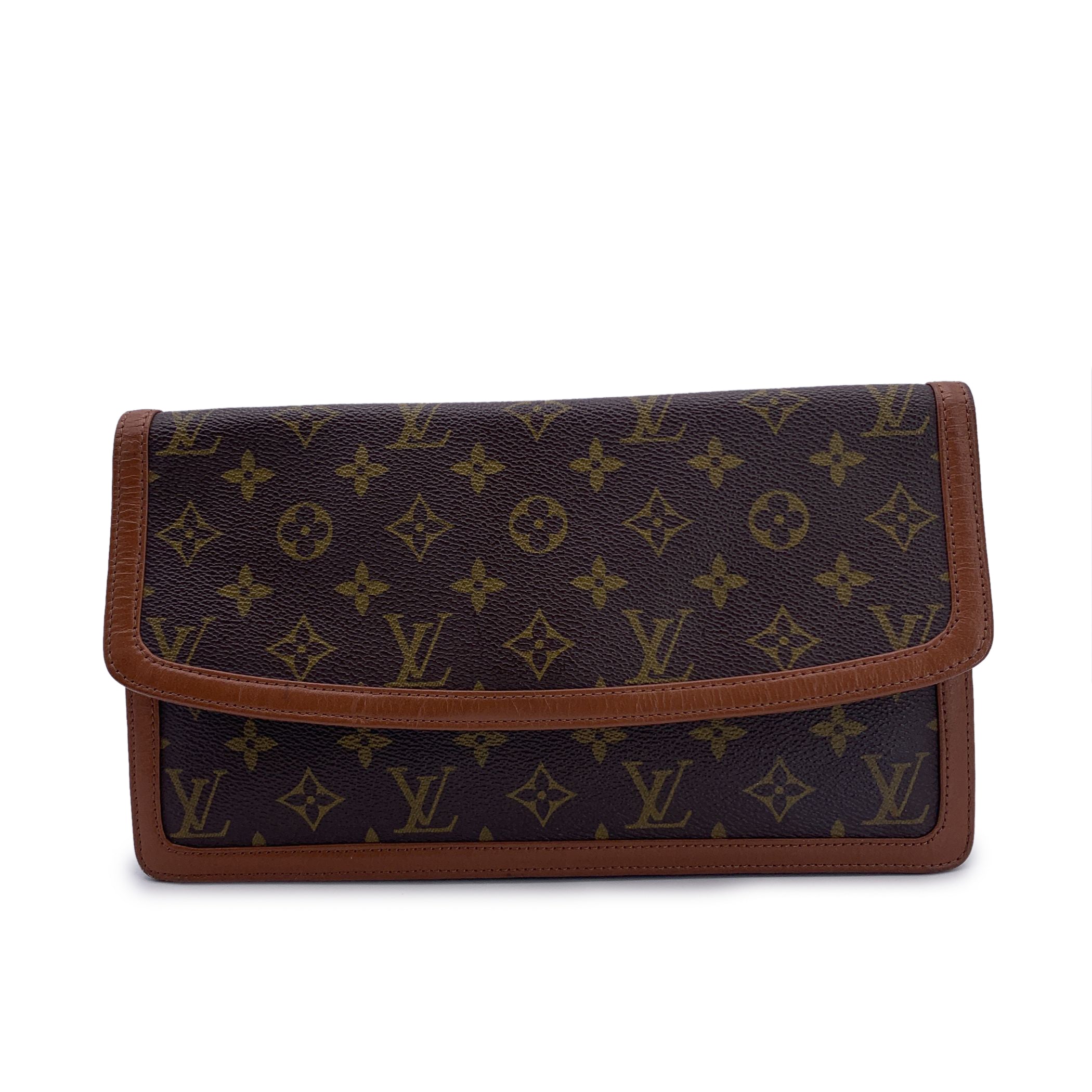 LOUIS VUITTON Clutches