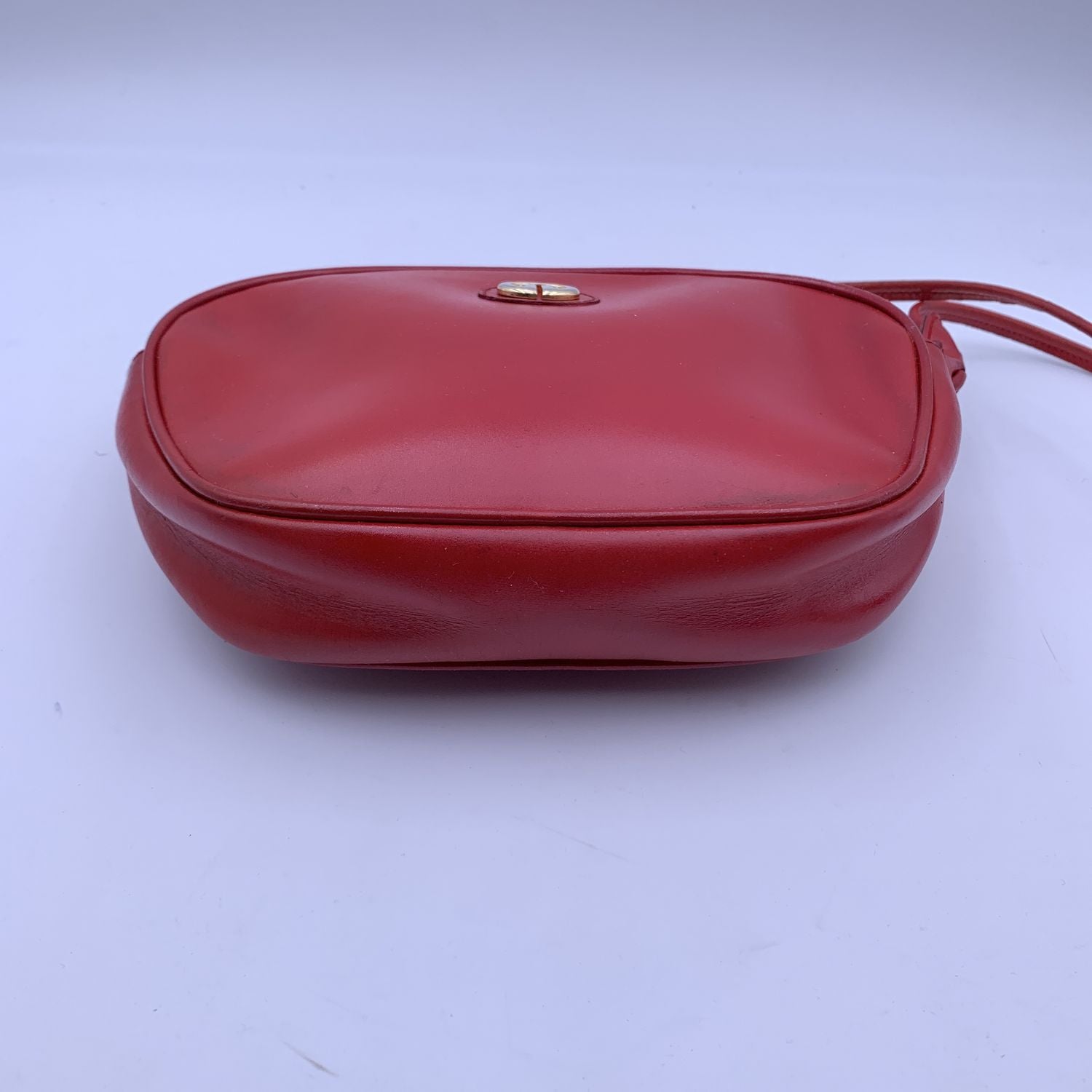 Gucci Vintage Red Leather Flap Crossbody Messenger Bag – OPA Vintage