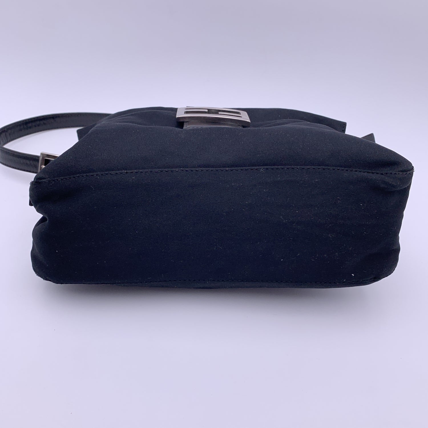 Baguette cloth handbag Fendi Black in Cloth - 17247128