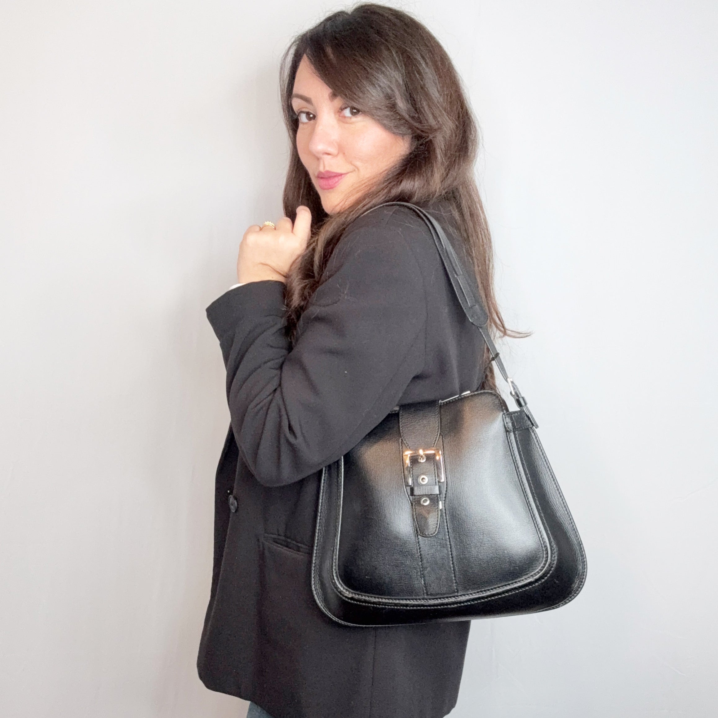 Borsa a tracolla con fibbia in pelle strutturata nera Tod's